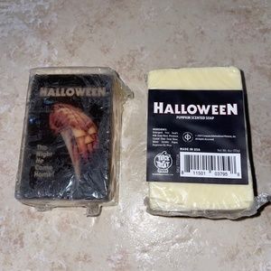 Michael Myers Halloween 1978 Movie Poster Banister Pumpkin Scent Soap 4.5 oz NEW